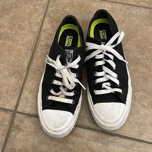 Converse Chuck Taylors men’s 6 black